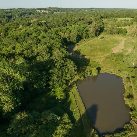 La Ferme Du Pont De Maumy, Cabane Au Bord De L'Etang Et Bain Nordique Busserolles Exterior photo